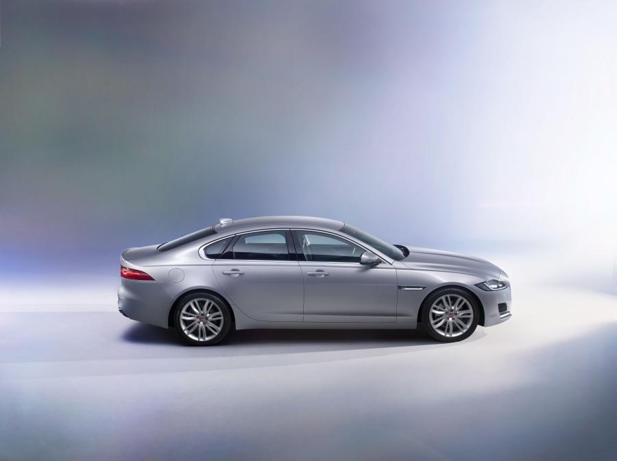  Jaguar XF Prestige 2015 года  (фото 2 из 13)